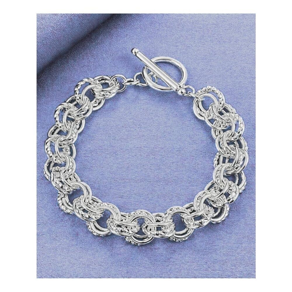 NWT Twisted-Triple-RingโBracelet Chain Silver Plate Toggle Closure 8"